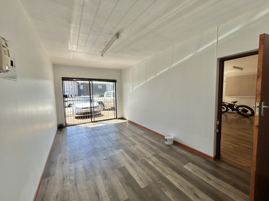 6 Bedroom Property for Sale in Wavecrest Eastern Cape